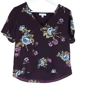SOCIALITE V-Neck Short Sleeve Blouse Purple Floral NWOT Small Flowers S